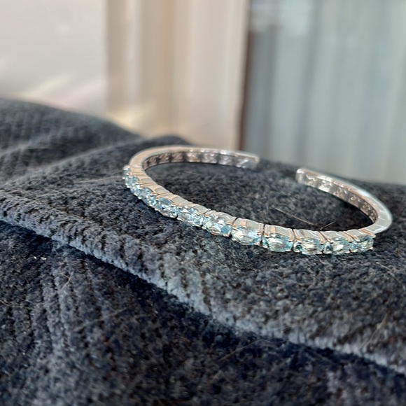 NWOT • AQUAMARINE FLEX BANGLE BRACELET - Picture 7 of 13